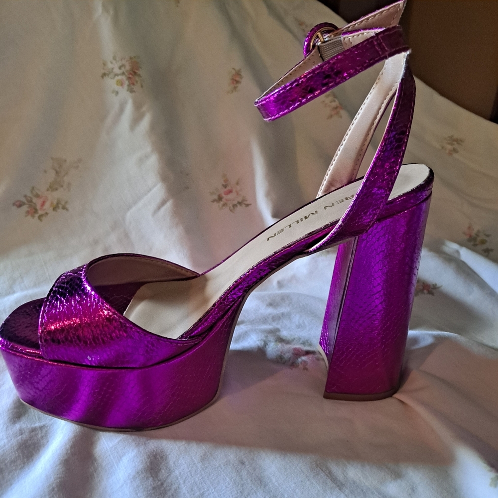 Pink platform heels - Picture 8 of 9